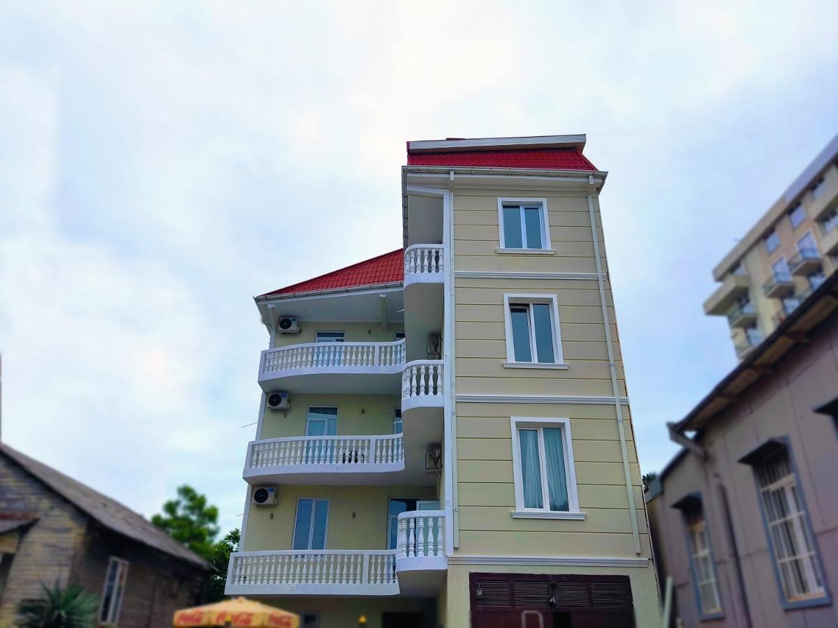 Guesthouse White Swan Kobuleti Dış mekan fotoğraf