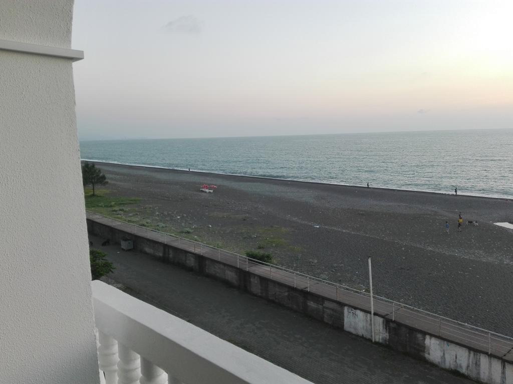 Guesthouse White Swan Kobuleti Dış mekan fotoğraf
