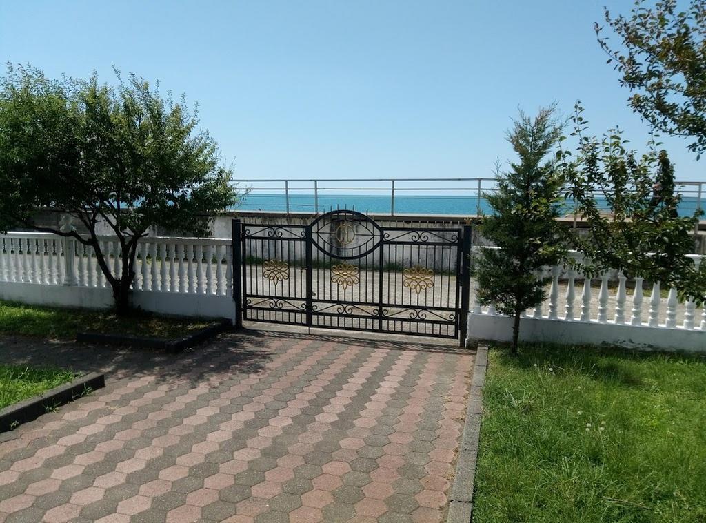 Guesthouse White Swan Kobuleti Dış mekan fotoğraf