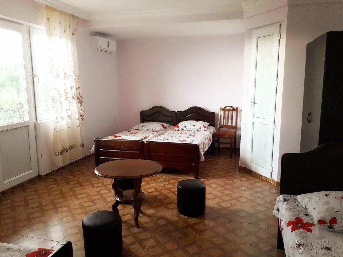 Guesthouse White Swan Kobuleti Dış mekan fotoğraf
