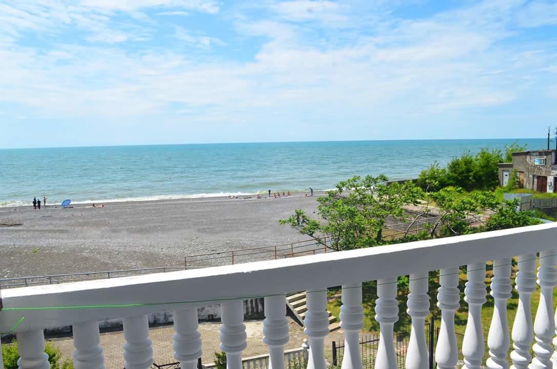 Guesthouse White Swan Kobuleti Dış mekan fotoğraf